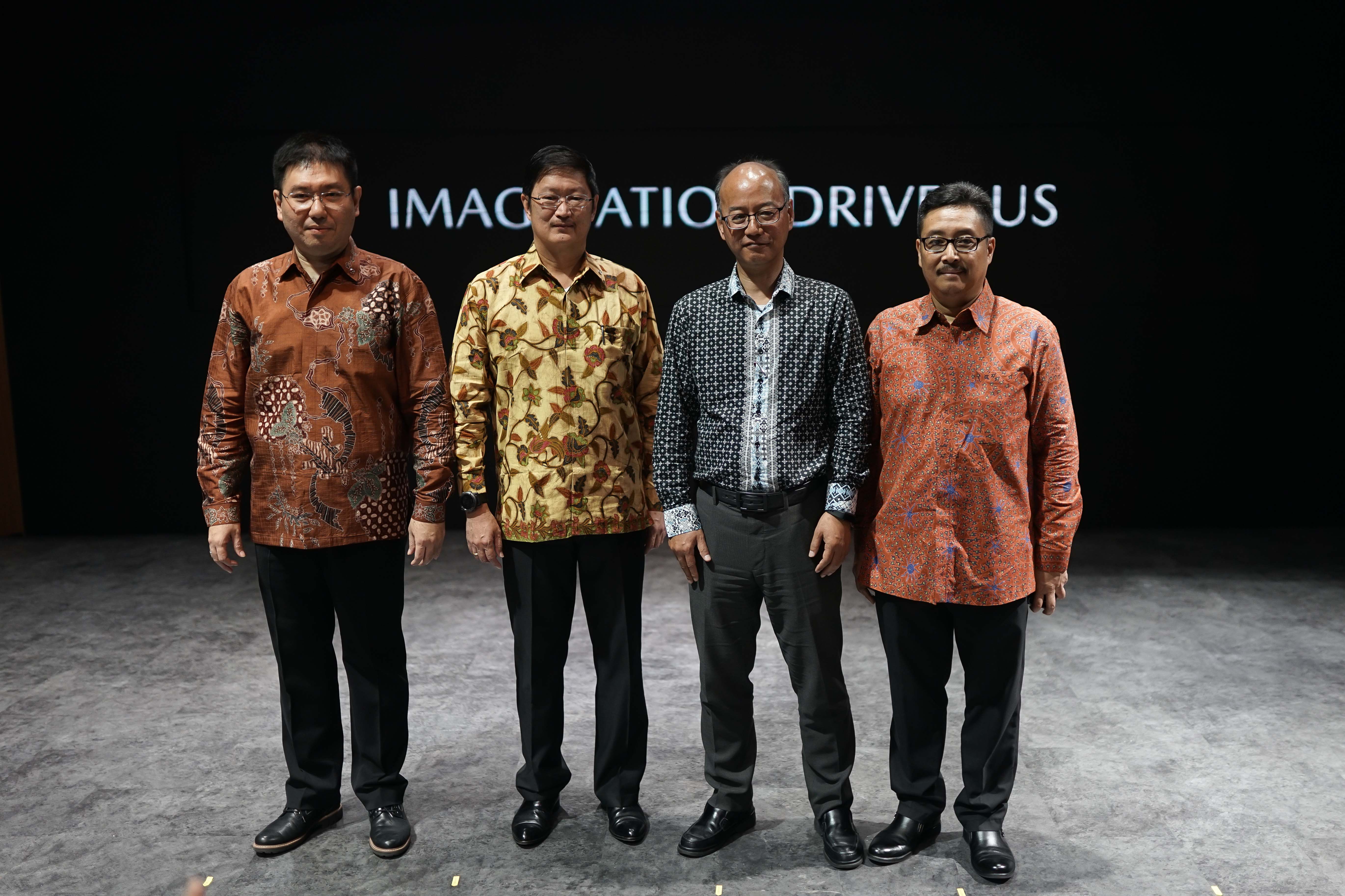 Representatives of PT EMI and Mazda Motor Corporation at the Telkomsel Indonesia International Motor Show 2019 (from left to right): Mr Ricky Thio, Director of Sales, Marketing & PR, PT Eurokars Motor Indonesia; Mr Roy Arman Arfandy, President Director of PT Eurokars Motor Indonesia; Mr Yoshinori Nishihara, Regional Manager, ASEAN Business Office, Mazda Motor Corporation and Mr Igor Panjaitan, Customer Service Director, PT Eurokars Motor Indonesia